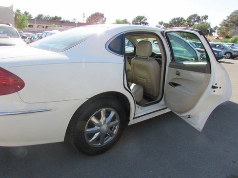 Used 2006 Buick LaCrosse CXL w/ Driver Confidence Package FWD image 16