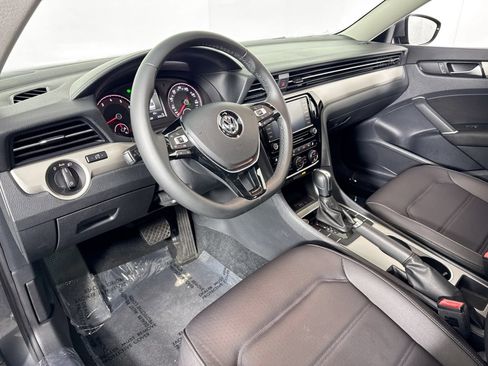 Used 2022 Volkswagen Passat 2.0T SE image 10