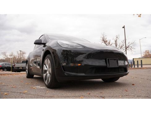 Used 2023 Tesla Model Y Long Range image 9
