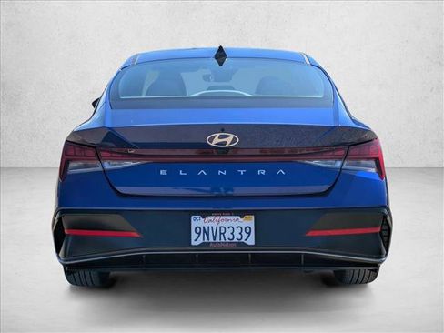 Used 2024 Hyundai Elantra SEL w/ Convenience Package FWD image 7