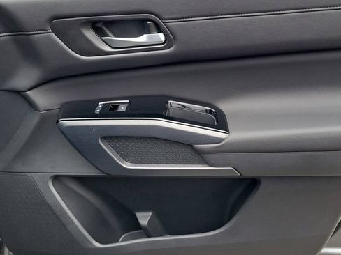New 2026 Nissan Pathfinder SL FWD image 34