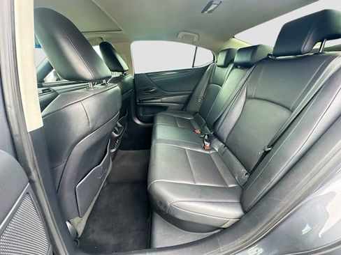 Used 2019 Lexus ES 300h w/ Premium Package image 25