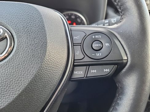 Used 2022 Toyota RAV4 XLE image 20