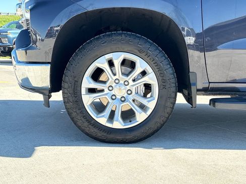 Used 2023 Chevrolet Silverado 1500 LTZ w/ LTZ Premium Package AWD/4WD image 35