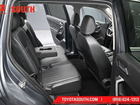 Used 2024 Volkswagen Tiguan SE AWD/4WD image 34