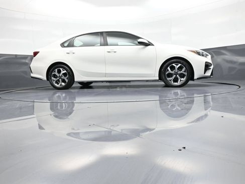 Used 2019 Kia Forte LXS FWD image 27
