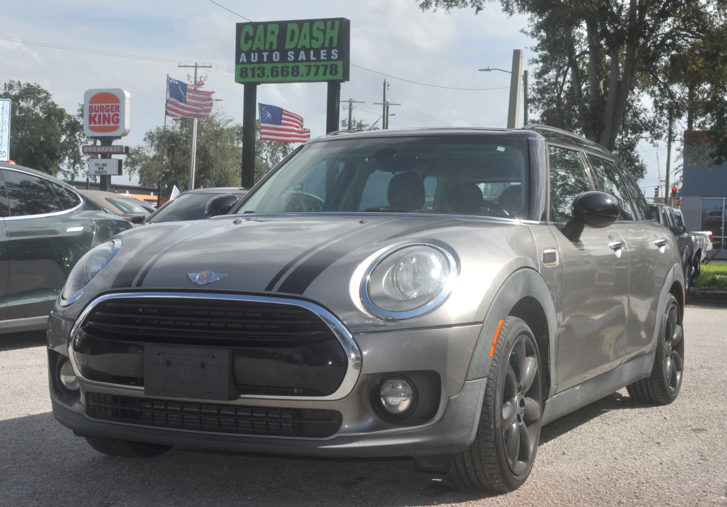 Used 2016 MINI Cooper Clubman FWD image 1