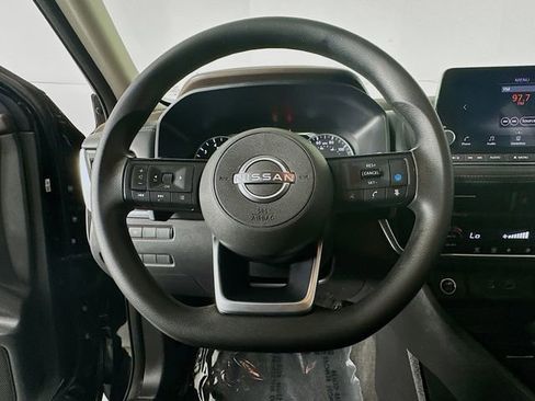 Used 2022 Nissan Rogue SV FWD image 13