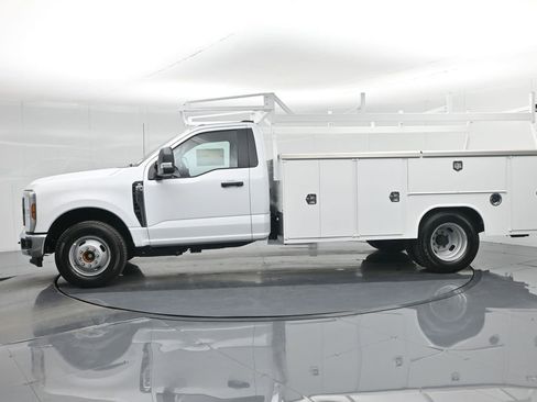 New 2026 Ford F350 XL w/ XL Chrome Package RWD image 29