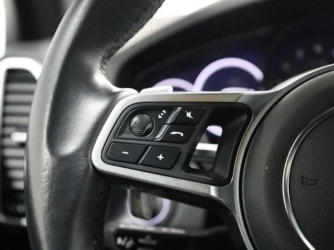 Used 2021 Porsche Cayenne image 27
