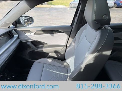 New 2026 Volkswagen Tiguan SE R-Line image 20