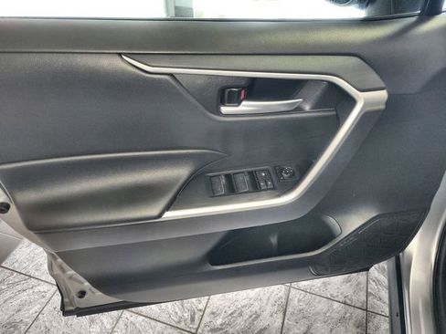 Used 2025 Toyota RAV4 XLE FWD image 13