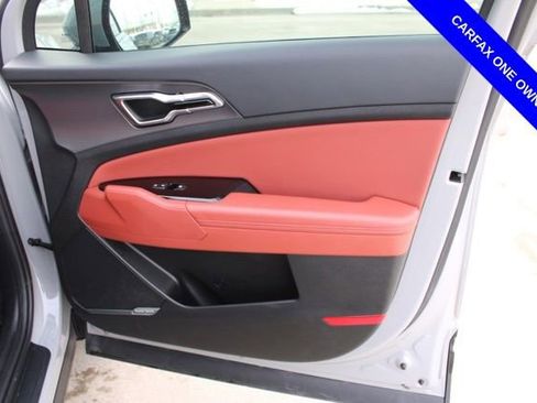 Used 2025 Kia Sportage SX image 22