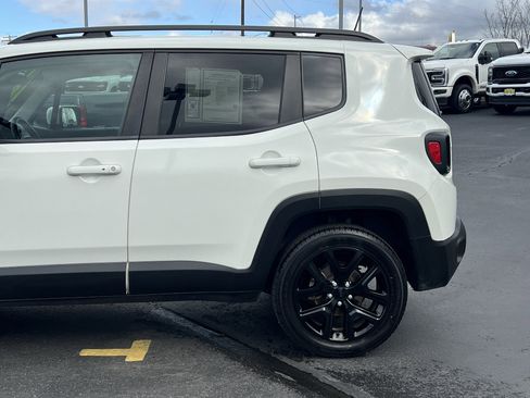 Used 2018 Jeep Renegade Altitude image 12
