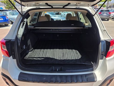 Used 2018 Subaru Outback 2.5i Limited AWD/4WD image 19