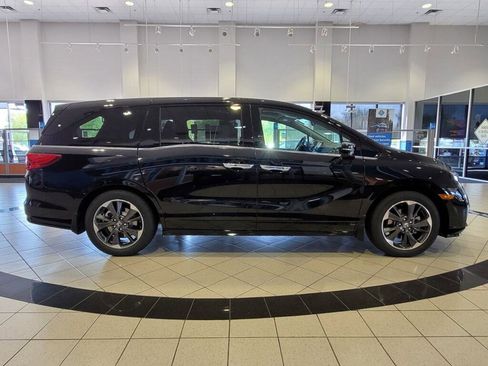 Used 2023 Honda Odyssey Elite image 4