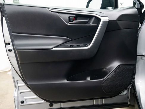 Used 2025 Toyota RAV4 LE image 21