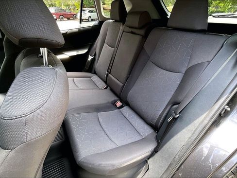 Used 2025 Toyota RAV4 XLE AWD/4WD image 19