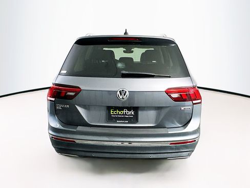 Used 2021 Volkswagen Tiguan SEL AWD/4WD image 7