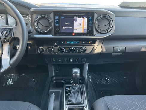 Used 2016 Toyota Tacoma TRD Sport image 12