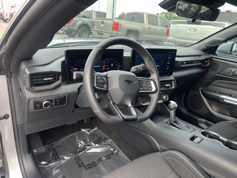 Used 2024 Ford Mustang Coupe RWD image 12