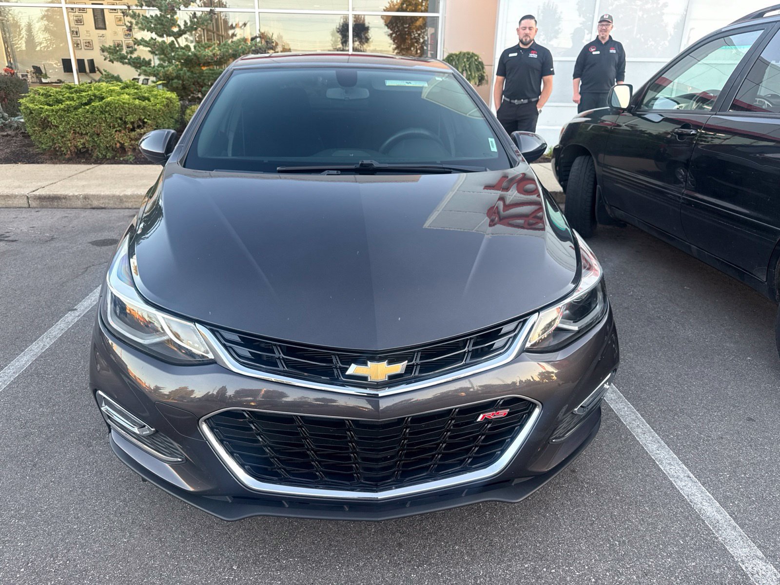 Used 2017 Chevrolet Cruze LT w/ Sun And Sound Package FWD image 2