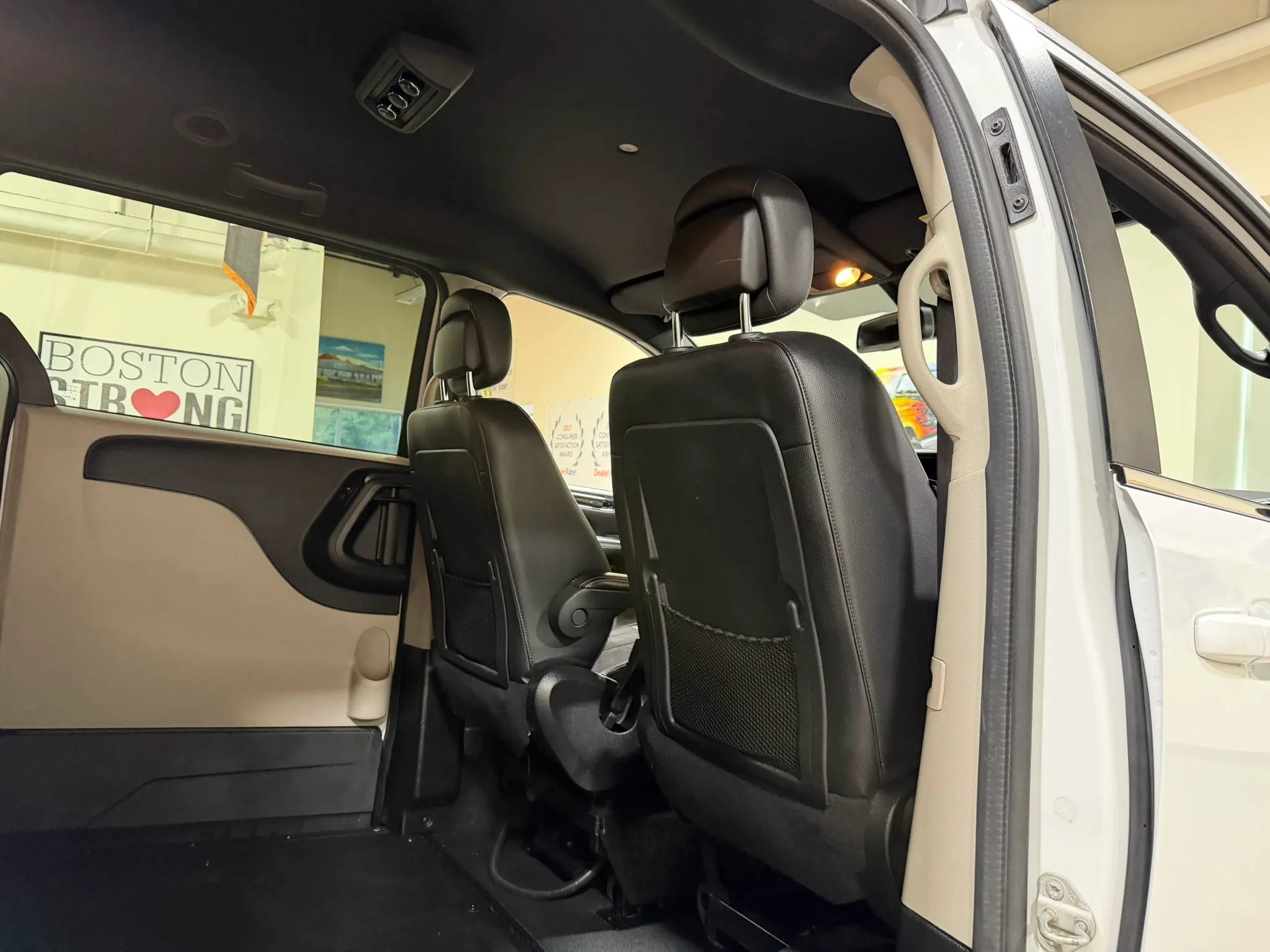 Used 2019 Dodge Grand Caravan SXT FWD image 46