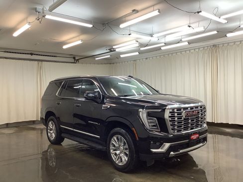 Used 2025 GMC Yukon Denali AWD/4WD image 4