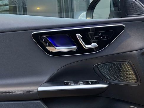 Used 2025 Mercedes-Benz C 300 4MATIC Sedan image 16