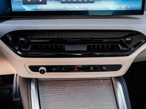 Used 2025 BMW 430i xDrive Coupe w/ M Sport Package image 13