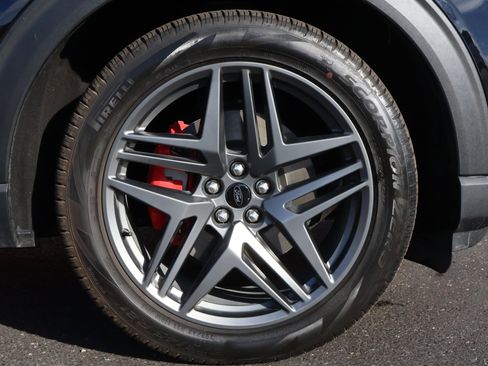 Used 2025 Ford Explorer ST image 29