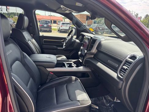 Used 2025 RAM 1500 Laramie AWD/4WD image 31