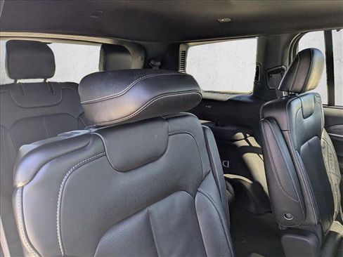 Certified 2024 Jeep Grand Cherokee L Limited w/ Luxury Tech Group II image 20