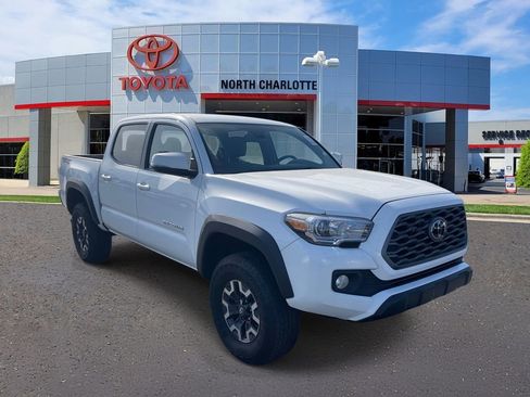 Used 2023 Toyota Tacoma TRD Off-Road image 3