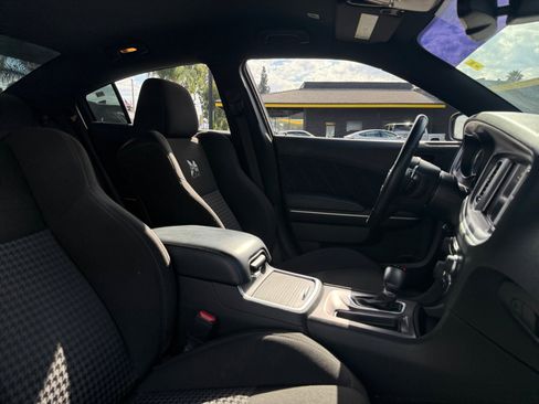 Used 2022 Dodge Charger Scat Pack w/ Driver Convenience Group image 19