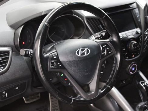 Used 2014 Hyundai Veloster Turbo FWD image 12