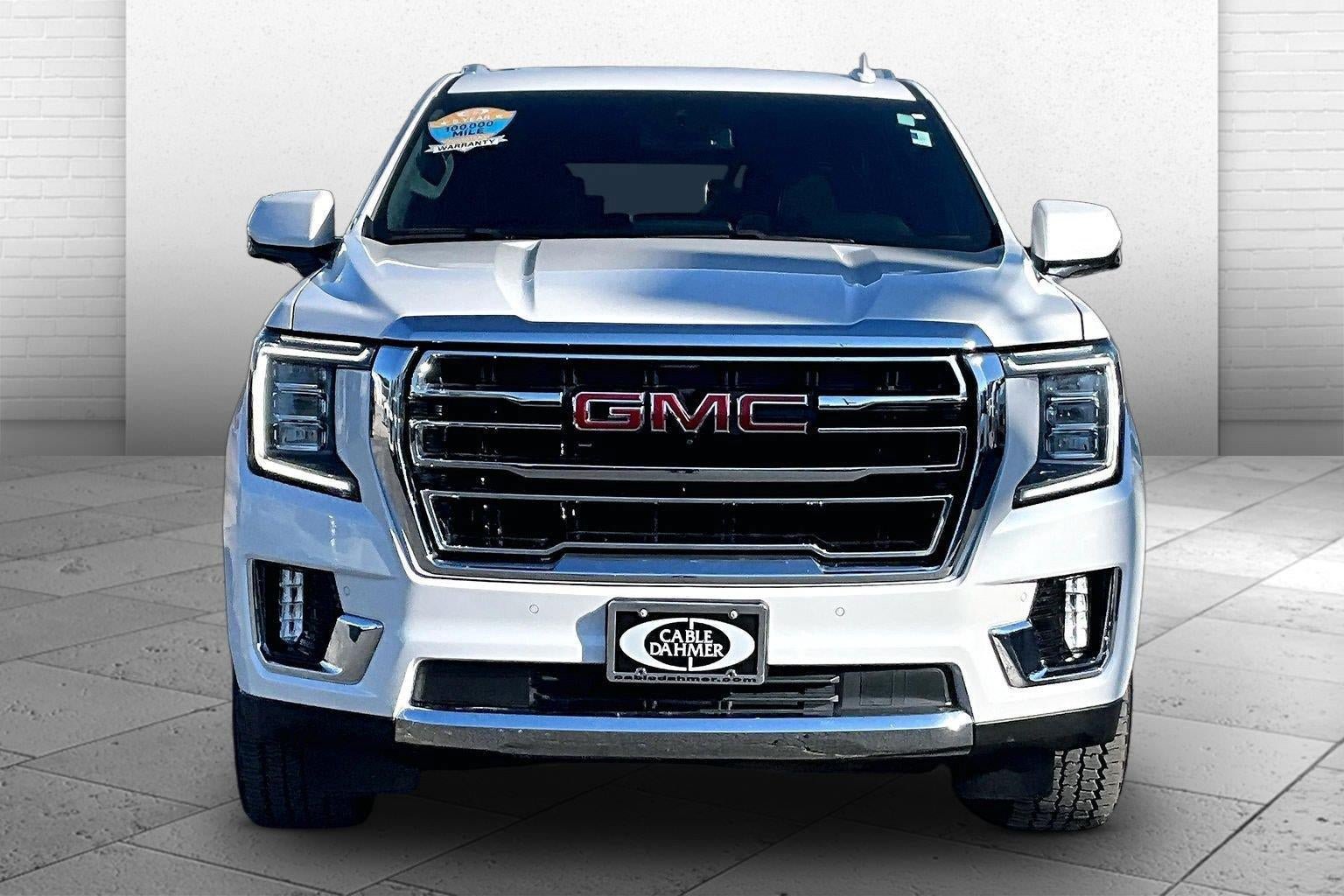 Used 2024 GMC Yukon XL SLT w/ SLT Luxury Package AWD/4WD image 2