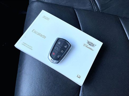 Used 2020 Cadillac Escalade Luxury image 13