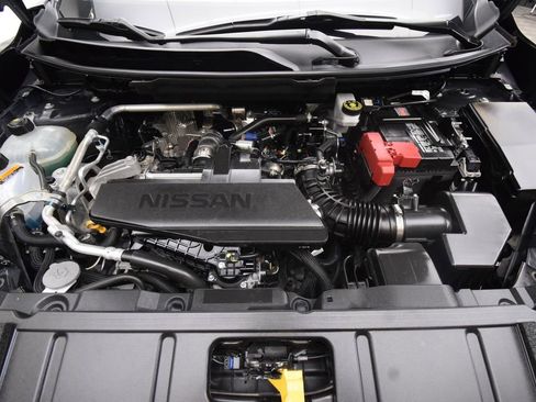 Used 2024 Nissan Rogue S FWD image 27