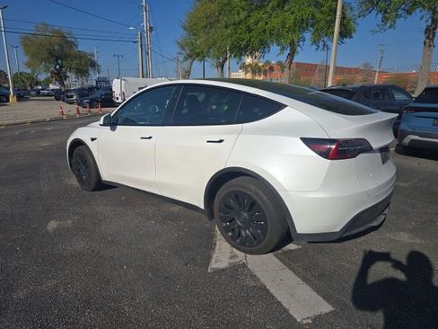 Used 2023 Tesla Model Y Long Range image 4