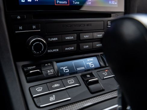 Used 2017 Porsche 911 Turbo S image 21
