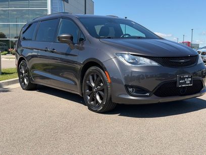 Used 2019 Chrysler Pacifica Touring-L w/ Advanced Safetytec Group