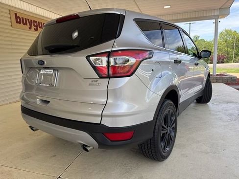 Used 2017 Ford Escape SE FWD image 8