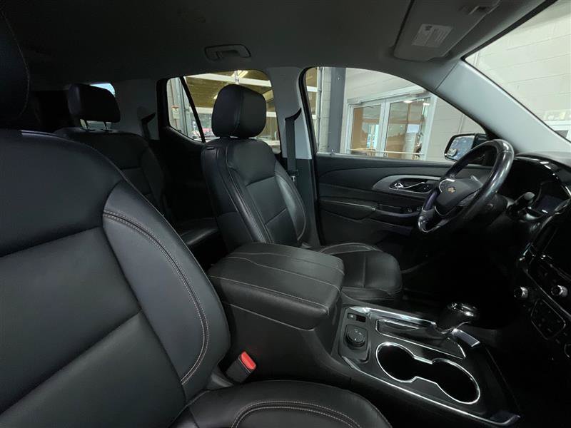 Used 2019 Chevrolet Traverse LT w/ LPO, Black Accent Package FWD image 31