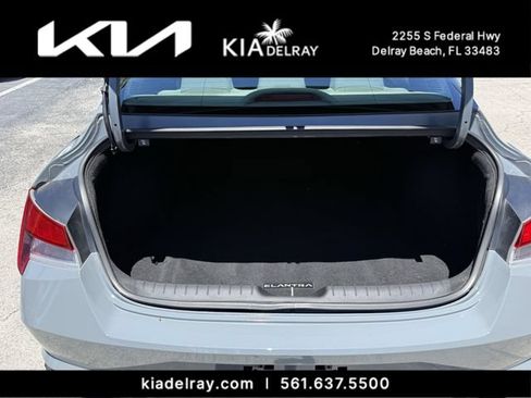 Used 2022 Hyundai Elantra SEL FWD image 8
