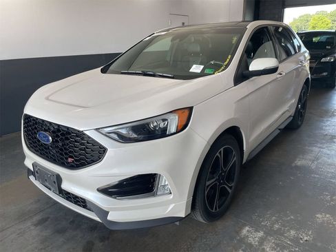 Used 2019 Ford Edge ST AWD/4WD image 2