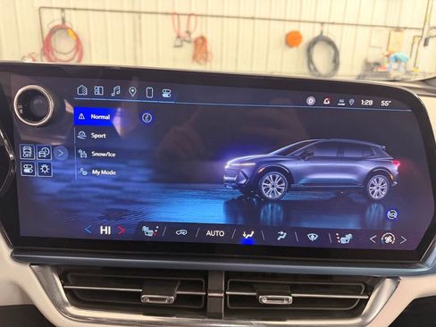 Used 2024 Chevrolet Equinox EV LT w/ LPO, Trailering Package image 28