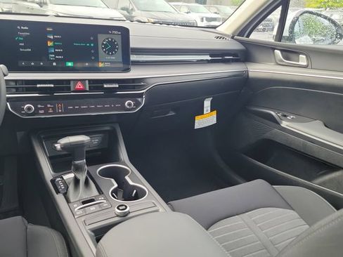 New 2026 Kia K5 LXS FWD image 10