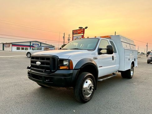 Used 2006 Ford F450 4x4 SuperCab Super Duty image 1