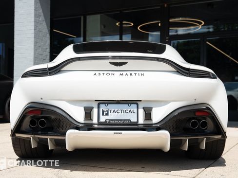 Used 2022 Aston Martin V8 Vantage Coupe RWD image 12